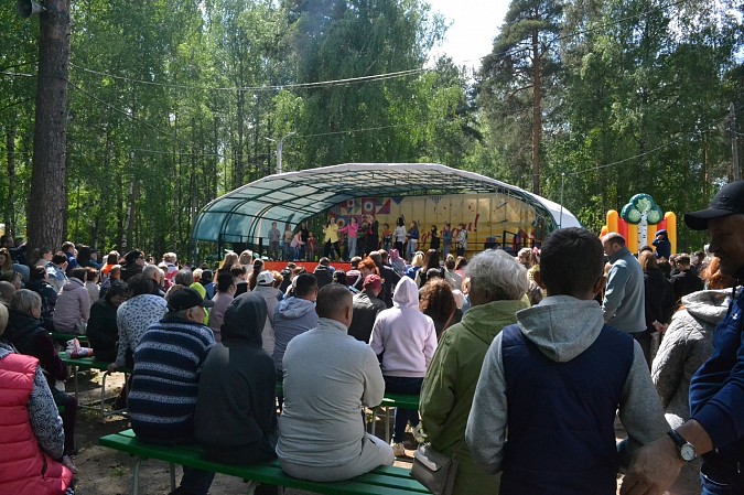 В Кинешме прошёл семейный праздник «День батутов» фото 7