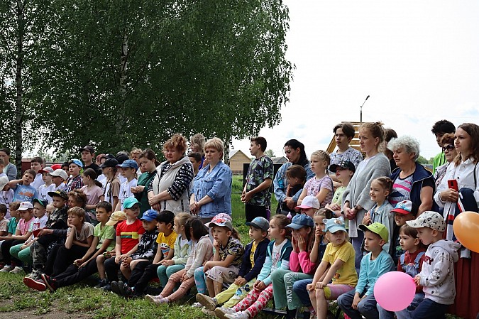 В деревне Дьячево открыли новую спортивно-игровую площадку фото 3