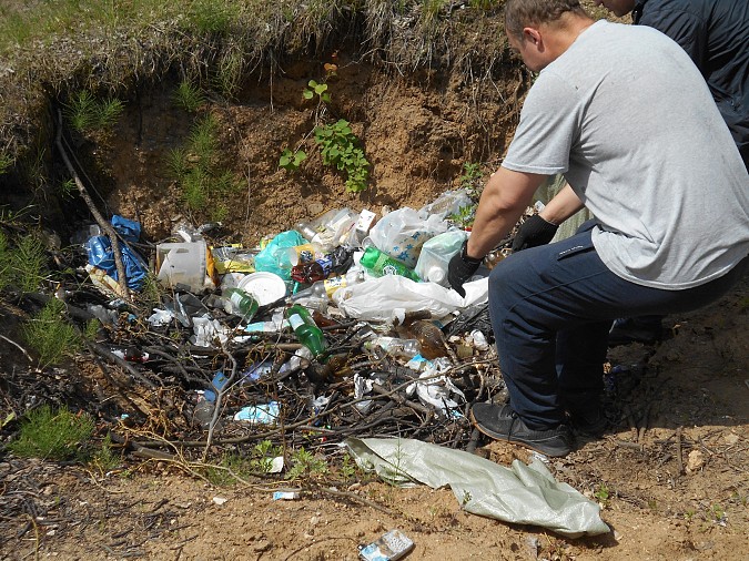 Активисты очистили от мусора берег реки Кинешемки фото 4