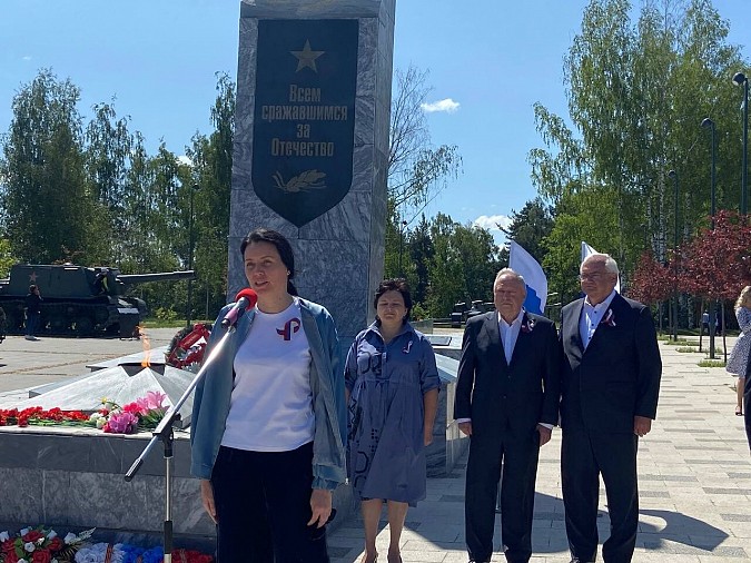 В День России молодым кинешемцам вручены паспорта граждан Российской Федерации фото 6