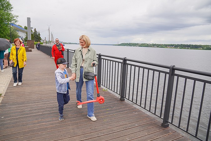 На стрелке у Никольского моста кинешемцы попросили губернатора уделить внимание микрорайонам фото 4
