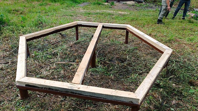 В Наволоках продолжается благоустройство ключика в честь Преподобного Тихона Луховского фото 4