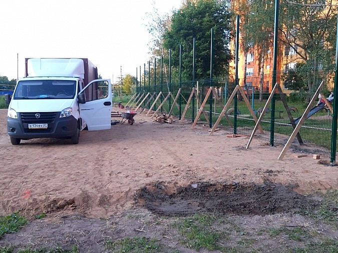 На «Автоагрегате» продолжается строительство спортивной площадки фото 3
