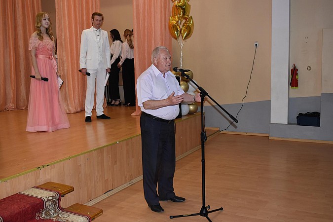 В Кинешме чествовали лучших выпускников 2023 года фото 8