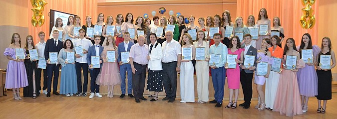 В Кинешме чествовали лучших выпускников 2023 года фото 6