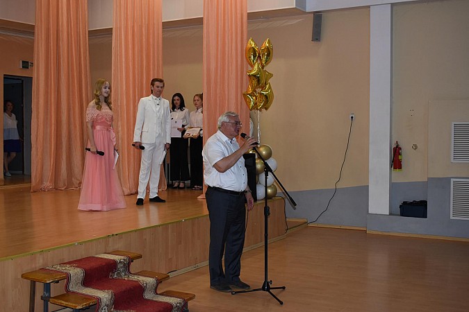 В Кинешме чествовали лучших выпускников 2023 года фото 9