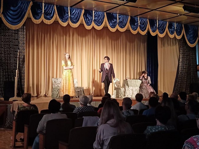 Народный любительский театр «Начало…» успешно гастролирует с новым спектаклем фото 2