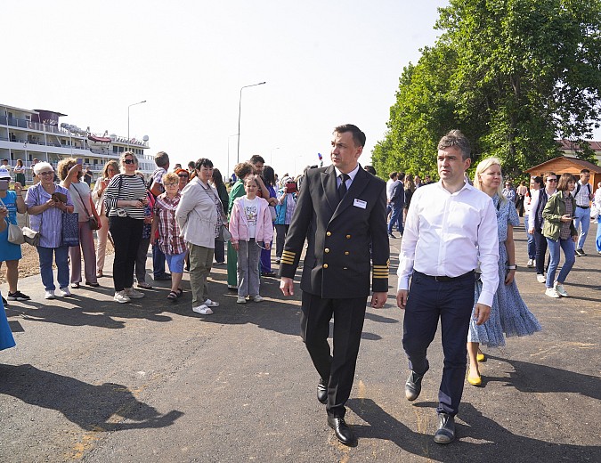 В Юрьевец впервые с 2010 года зашёл круизный теплоход фото 9