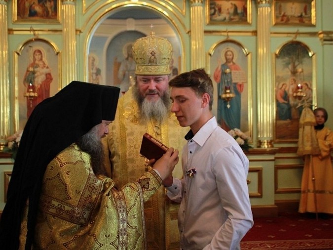 Выпускники Кинешемской православной школы получили дипломы фото 3