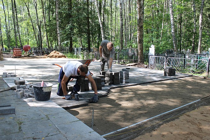 Завершается благоустройство воинского мемориала на кладбище «Сокольники» фото 2