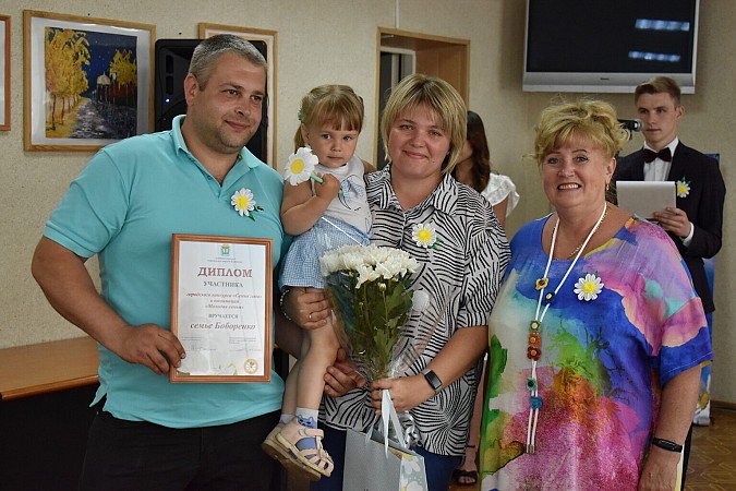 В Кинешме чествовали победителей и участников конкурса «Семья года» фото 16