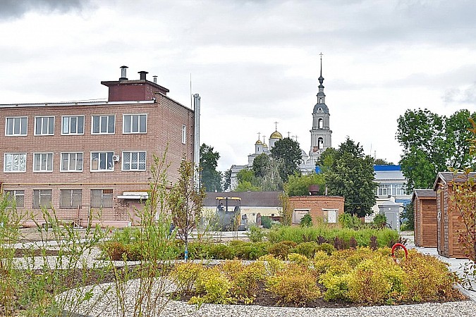 В Кинешме продолжается благоустройство бульвара у ТЦ «Кинешемский» фото 9