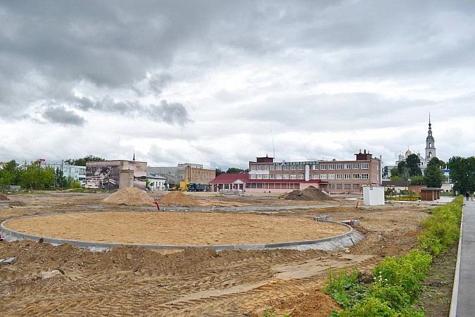 В Кинешме продолжается благоустройство бульвара у ТЦ «Кинешемский» фото 8