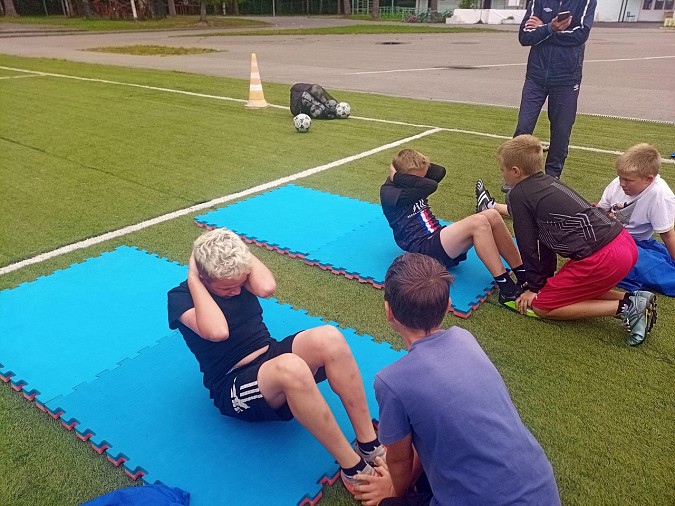 В спортшколе «Волжанин» прошли соревнования по ОФП фото 3