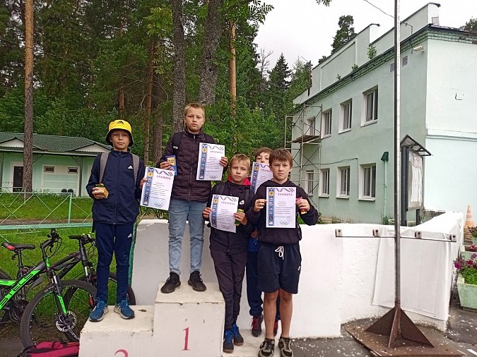 В спортшколе «Волжанин» прошли соревнования по ОФП фото 4