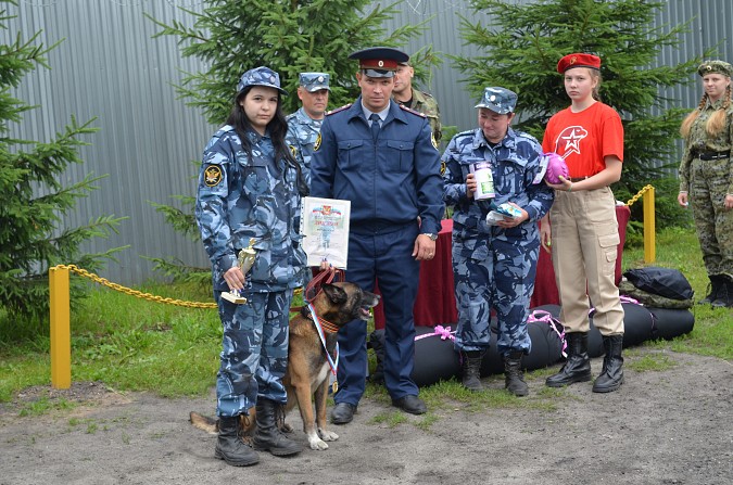 На базе кинешемской ИК-4 прошли областные соревнования кинологов фото 3
