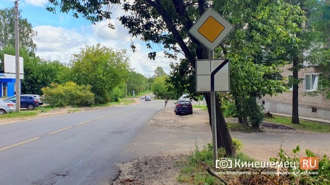 У Кузнецкого моста установлен дорожный знак 8.13, не соответствующий новой разметке фото 4