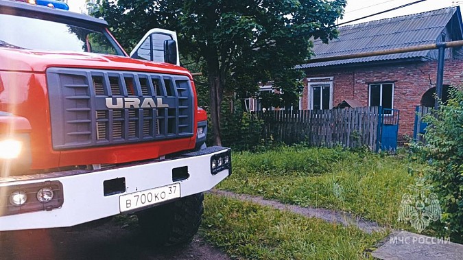 В Кинешме при пожаре жилого дома на ул.Павлова погиб мужчина фото 2