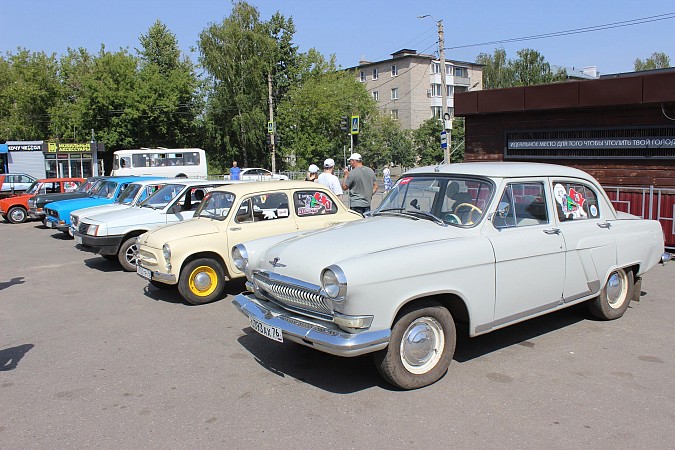 В Кинешму заехали легендарные советские автомобили фото 2
