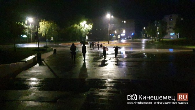 Вход в благоустроенный центральный парк Кинешмы погрузился во тьму фото 2