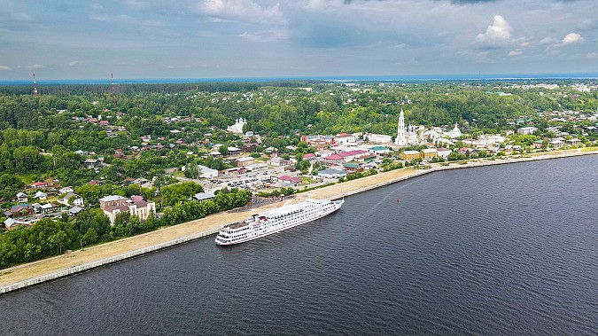 С открытия круизной навигации в Юрьевец причалили уже 12 теплоходов фото 7