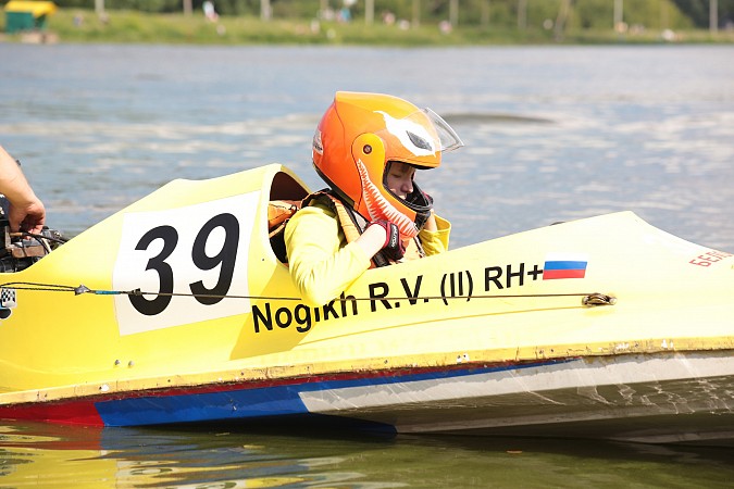 В Первенстве России по водно-моторному спорту в Кинешме принимают участие спортсмены из 13 регионов фото 12