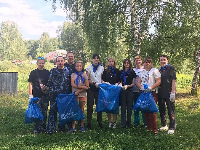 На берегу реки Томны прошёл экологический субботник фото 2
