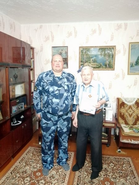 Сотрудники кинешемского СИЗО №2 поздравили ветерана УИС с 90 - летним юбилеем фото 3