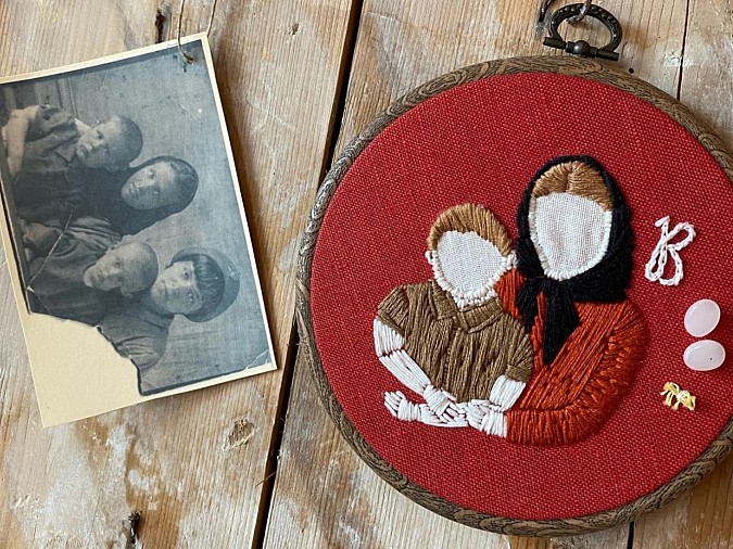 В кинешемском «ЯМузее» открылась выставка «Реконструкция памяти: вышивая семейный архив…» фото 7