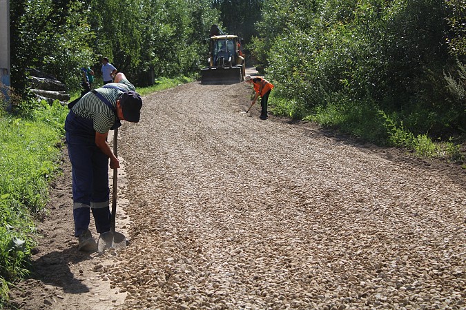 Подрядчик приступил к ремонту дороги в селе Зобнино фото 3