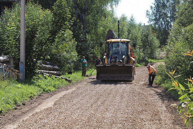 Подрядчик приступил к ремонту дороги в селе Зобнино фото 2
