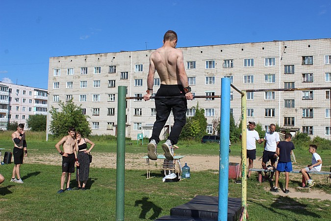 На спортплощадке на ул.Наволокской состоялся II этап Кубка Кинешмы по воркауту фото 7