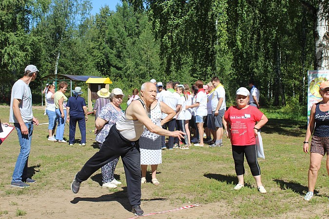 В парке у бывшего КЮМа отметили День физкультурника фото 4