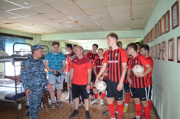 «Текстильщик» сыграл матч в кинешемской колонии строгого режима фото 6