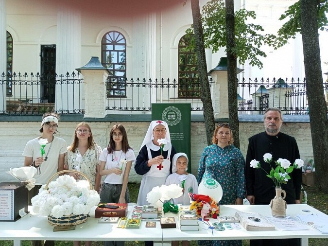 Кинешемские депутаты собрали средства на подготовку детей Донбасса к 1 сентября фото 2