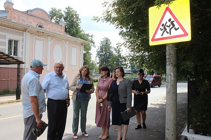 Кинешме проинспектировали состояние улично-дорожной сети вблизи школ фото 3