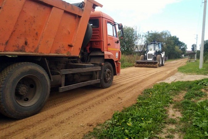 В Лагунихе ремонтируют дорогу фото 3