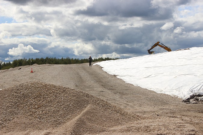 На свалке в Сокольниках после тушения очагов возгораний формируют террикон фото 3