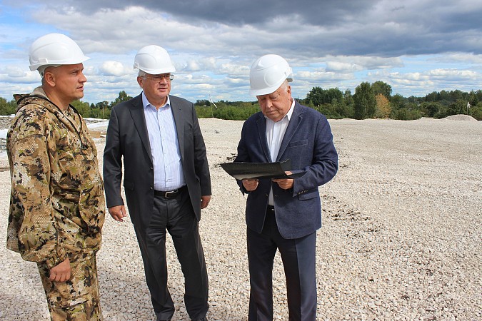 На свалке в Сокольниках после тушения очагов возгораний формируют террикон фото 5