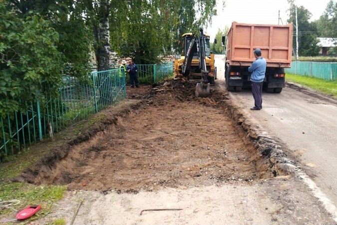 В Батманах продолжается ремонт дороги на ул.Центральной фото 2