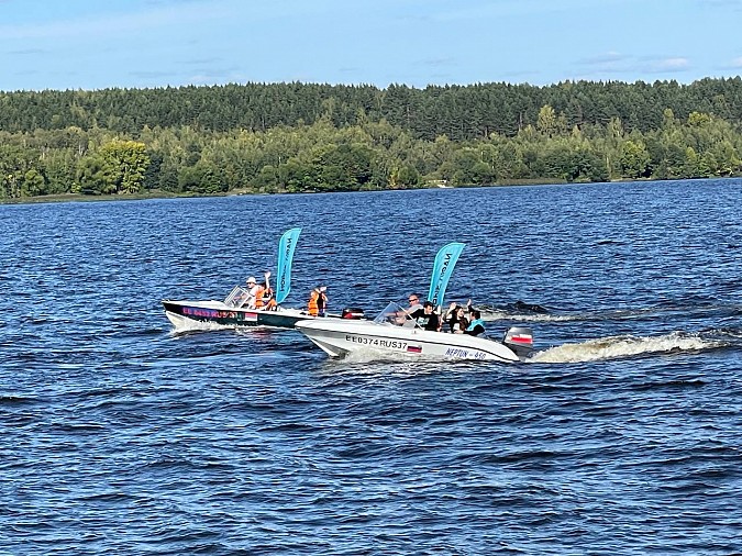 Новые люди организовали водный мини-парад на Дне Волжского бульвара фото 5