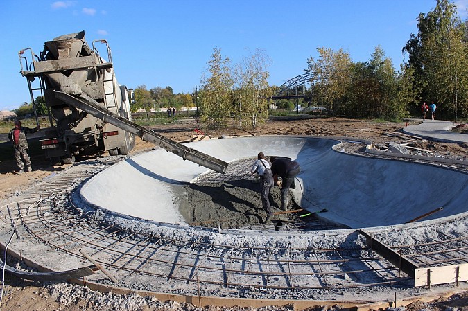 На стрелке у Никольского моста завершено строительство памп-трека фото 9