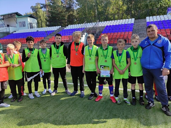 В Кинешме состоялся турнир по мини-футболу среди дворовых команд фото 2