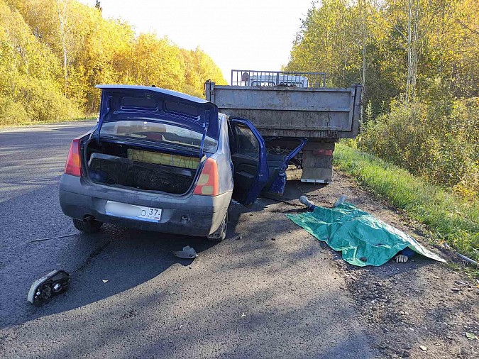 На дороге Иваново-Родники от удара о грузовик погиб пассажир буксируемой машины фото 5