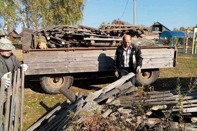 Жители Кинешемского района присоединились к экологическому субботнику фото 4