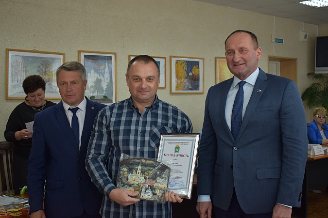 Представителей туристкой отрасли Кинешмы отметили благодарностями мэрии и думы фото 10