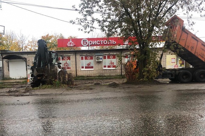 И этому рады: в Наволоках территорию у остановки засыпали гравием фото 3