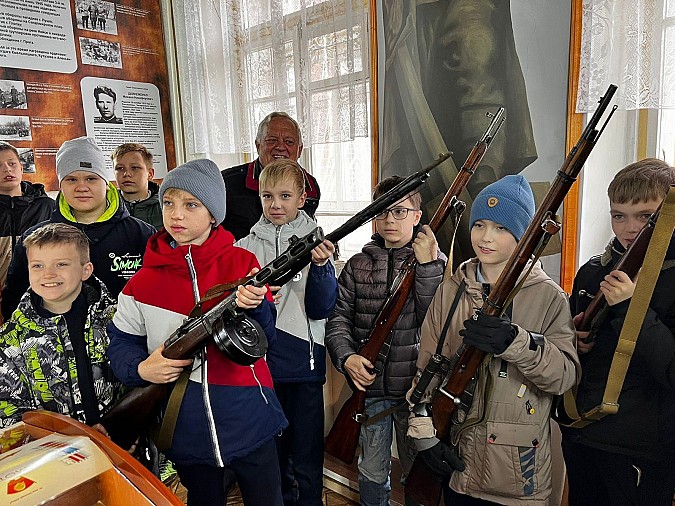 Воспитанники студии «Клим Ворошилов» посетили 112-ю гвардейскую ракетную бригаду фото 3