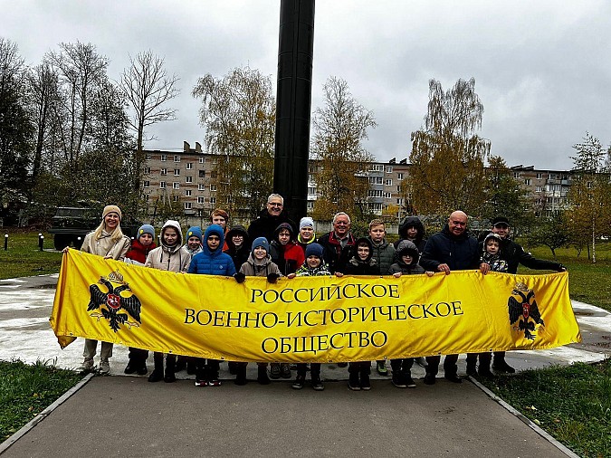 Воспитанники студии «Клим Ворошилов» посетили 112-ю гвардейскую ракетную бригаду фото 8