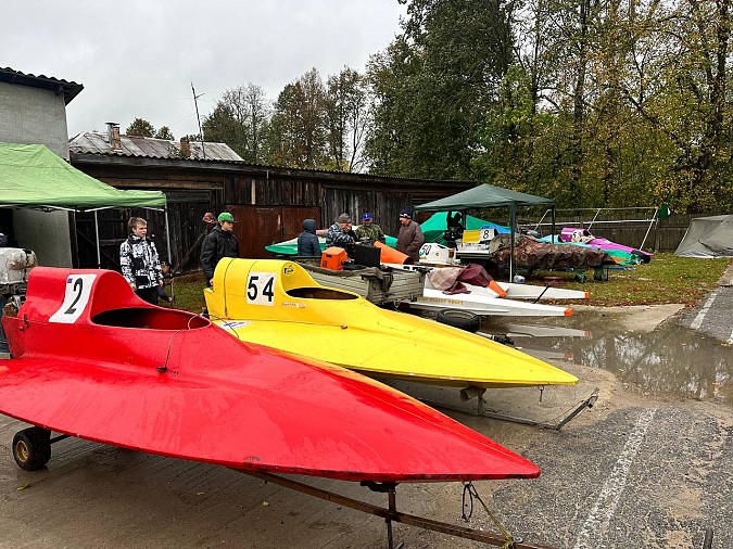 В Кинешме появится пилот «Формулы 4»: водномоторники приобрели лодку международного класса фото 7